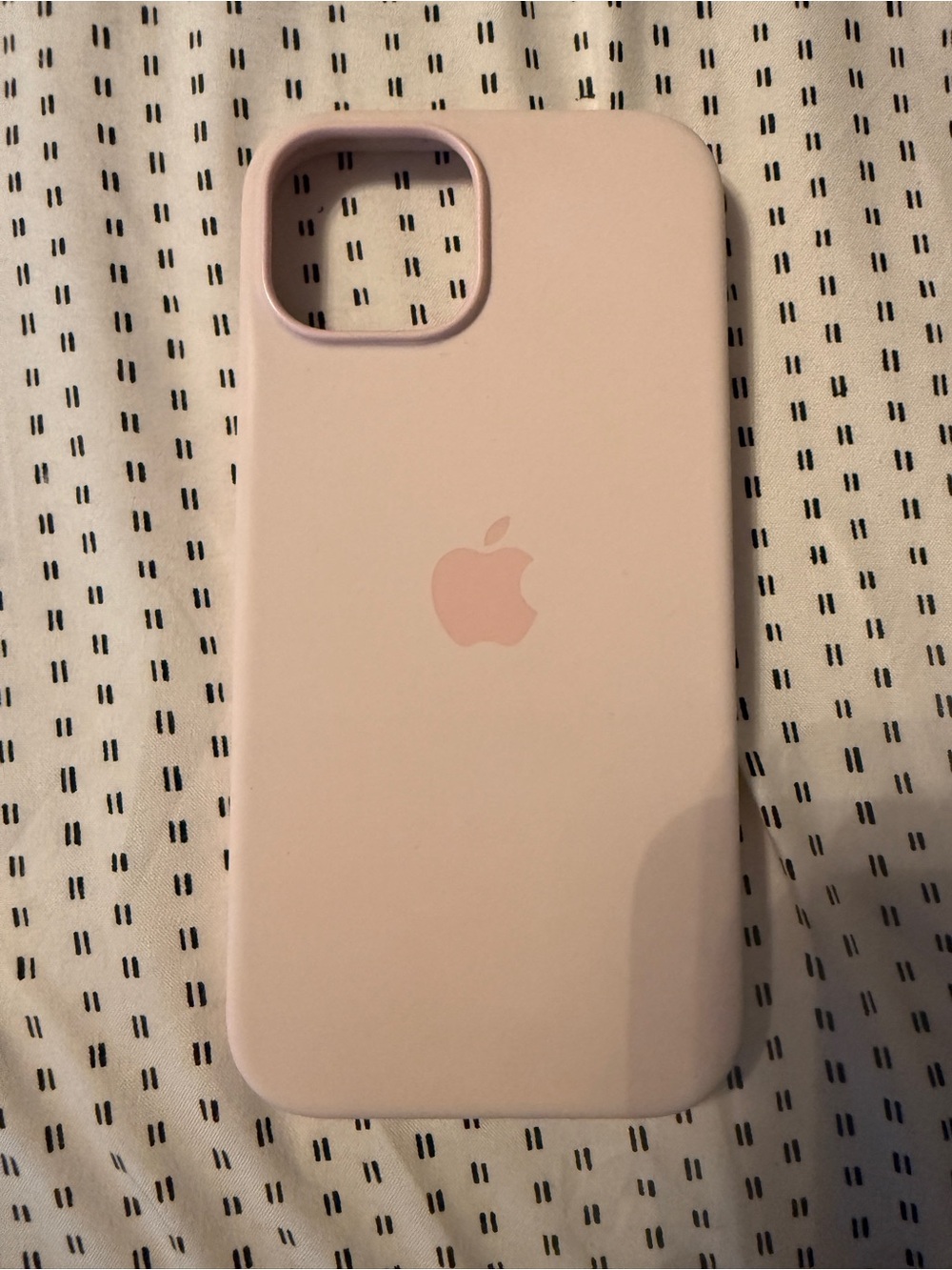Apple Silicone iPhone 15 Case - Light Pink